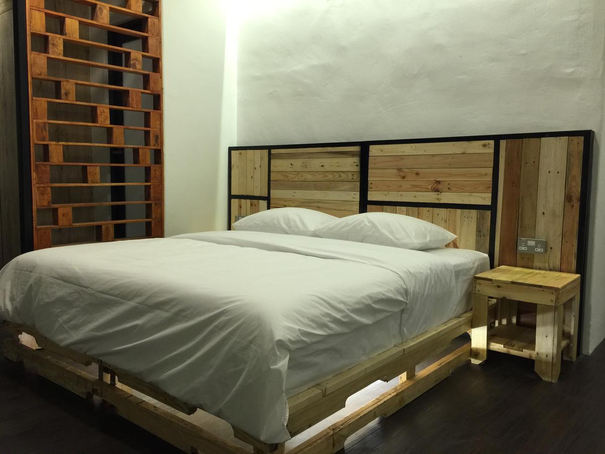 The Oikos Hotel Pontian Kecil Esterno foto