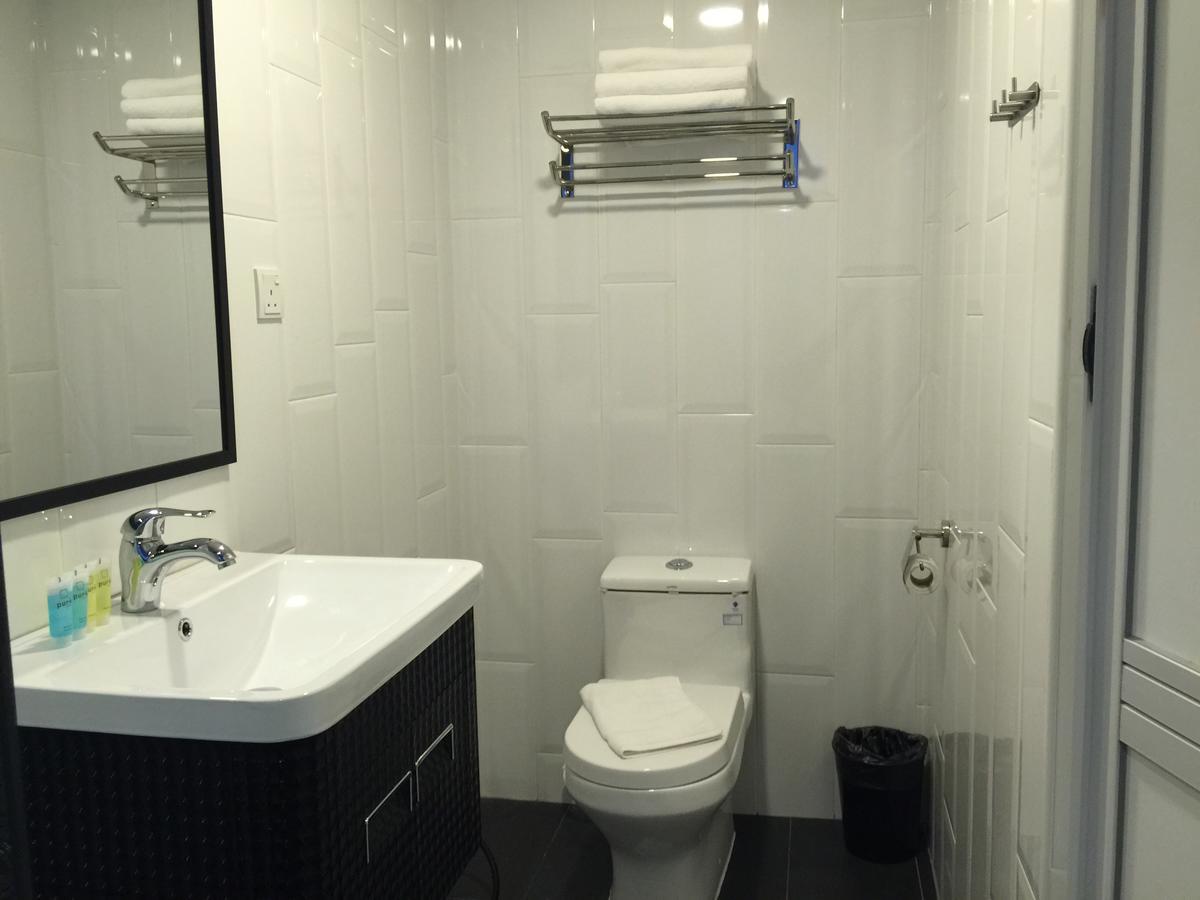 The Oikos Hotel Pontian Kecil Esterno foto