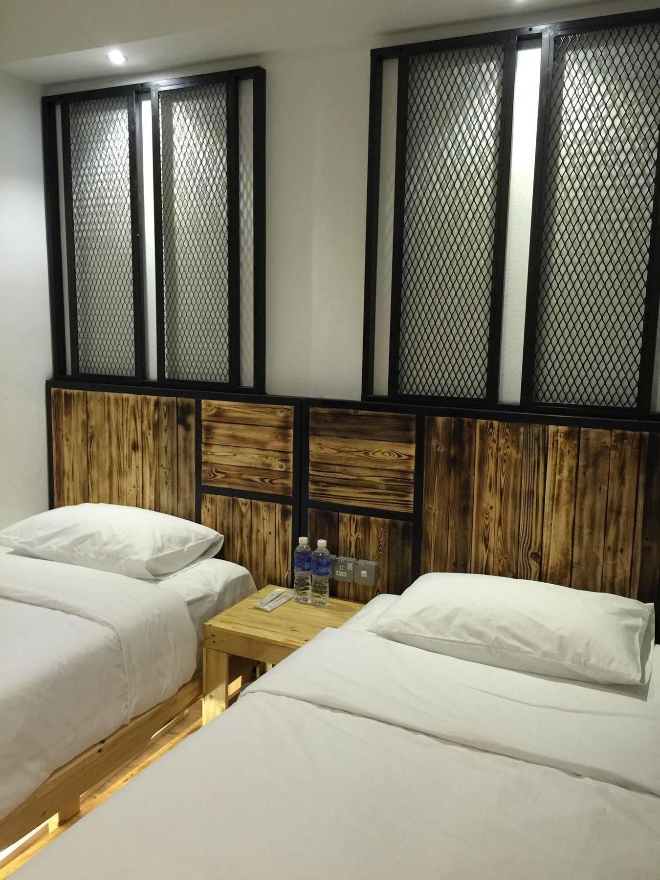The Oikos Hotel Pontian Kecil Esterno foto